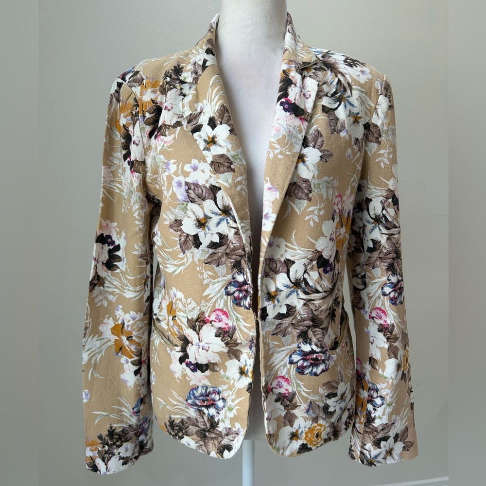Chelsea & Violet Beige Floral Blazer Jacket